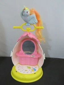 Fairy Tails Vintage Difícil de Encontrar Tiffany Tails Pájaro y parte de la boutique Curly Q - Imagen 1 de 7