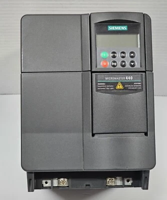 Siemens 6SE6440-2UD25-5CA1 MICROMASTER 440 SN-XAR730-005458 0117 - Image 1 of 4