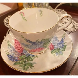 Aynsley Vintage Teetasse weiß und floral Fuß geriffelt Floral handbemalt #5284 - Bild 1 von 8