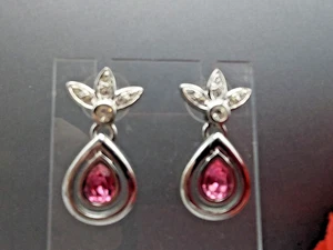 Tolle Pierce Ohrringe silberfarben Tropfen/Hänger lila & Kristall Strass 1,5 - Bild 1 von 6