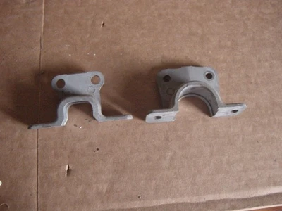 Par de soportes de montaje de columna de dirección usados EXC Triumph TR4 TR4A + buje nuevo Foto 1 de 4