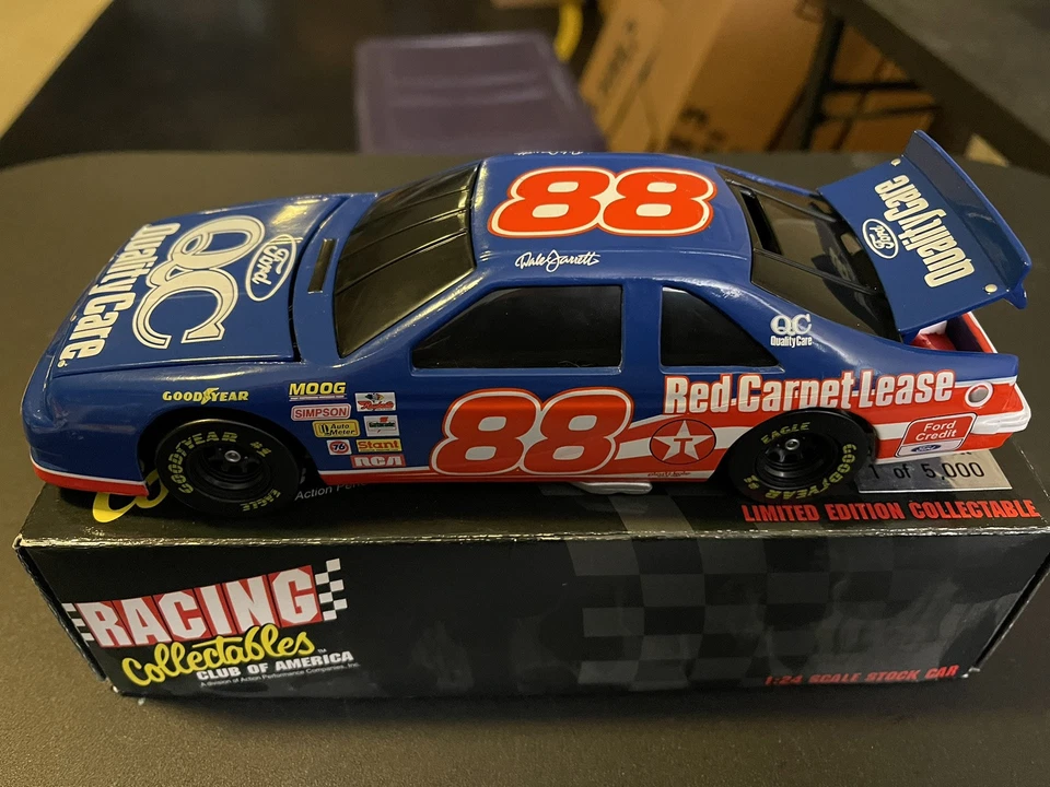 1996 年 RCCA - #88 Dale Jarrett - 福特优质护理 - 1/24 比例压铸银行 — 第 1/4 张图片