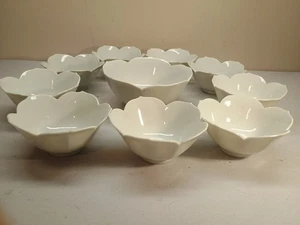 Pier 1 Imports Lotus Bowls White 6" & 8" Porcelain Flower Bowls (Lot Of 10) - Picture 1 of 4