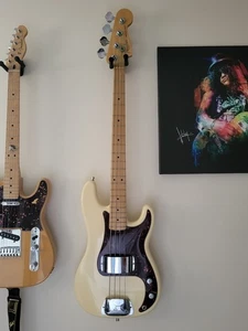 Fender American Standard Precision Bass 2010 - Picture 1 of 16