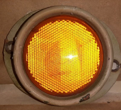 M35 M939 Military Truck Vehicle Trailer Yellow Reflector Used VGC Green & Tan - Image 1 of 4