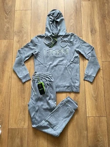 Hugo Boss Chándal Etiqueta Verde Sudadera con Capucha y Pantalones Gris Todas las Tallas - Imagen 1 de 10