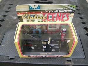 Road Champs Classic Scenes 1956 FORD F-100 TOW TRUCK. MOBILEGAS PUMP New - Picture 1 of 4