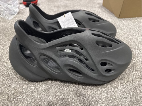 Yeezy Adidas Foam Runner Carbon UK 8 US 8 scarpe da ginnastica sneakers nere