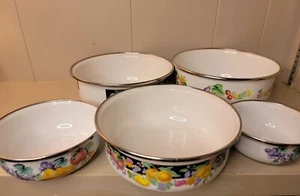 Lot vintage de 5 bols de mélange en métal et assorti avec fruits. Jante argentée. - Photo 1/9