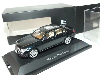 MERCEDES CLASSE E W213 Bleu Vert KYOSHO 1:43 - Photo 1/2