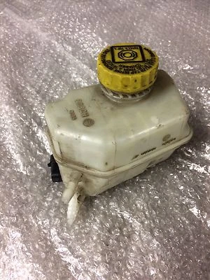 Brake Master Cylinder Tank For Fiat Punto 1.3 Multijet Bosch 0204051121 2008 - Image 1 of 4