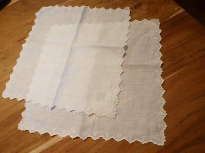 Linge ancien Lot de 2 Mouchoirs   en linon avec broderies  et monogramme ? - Photo 1/4