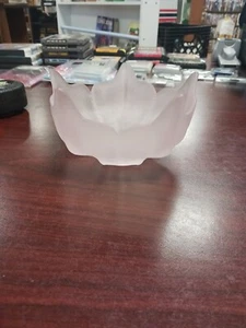 Cuenco de vidrio esmerilado rosa satinado lila vintage vikingo Stockholm flor de loto con púas - Imagen 1 de 11