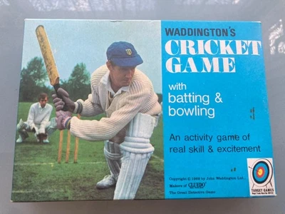 Waddington’s Vintage Cricket Game 1969 with batting and bowling Waddington - Image 1 of 4