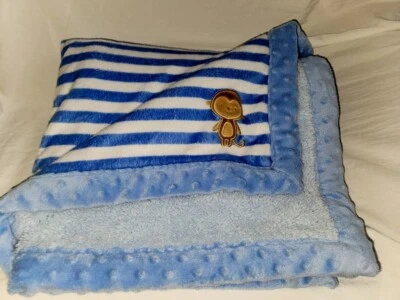 Cobertor de bebê Carters Child Of Mine Sherpa listra azul macaco - Imagem 1 de 4