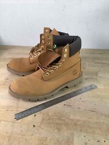 Men's Timberland Tan Leather Waterproof Boots, Size 9.5