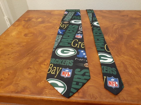Green Bay Packers III NFL Necktie. 1996 Cover