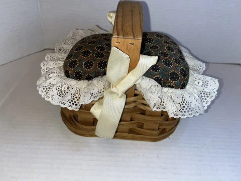 Red River sampler wood rectangular basket w/removable quilted padded topper Cover