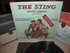 1974 The Sting - Vinyl Lp - Original Motion Picture Soundtrack - Shrink & Hype - Picture 1 of 4