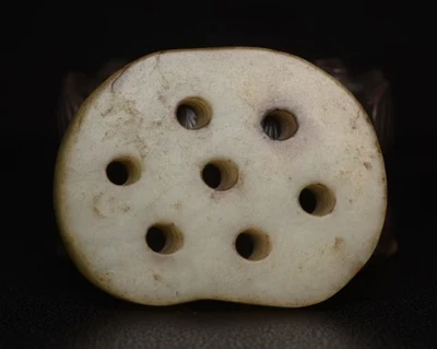 认证清朝天然海天玉雕刻莲花根吊坠雕像11141 — 第 1/4 张图片