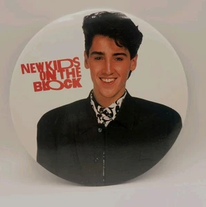 1989 NKOTB Jonathan Knight XL Pin • Big Step Button • Vintage Boy Band Icon - Picture 1 of 3