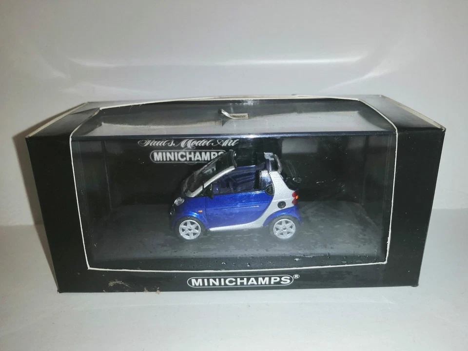 SMART CABRIOLET 2000 SILVER/ BLUE MINICHAMPS SCALA 1/43 REF.430 039000 - Immagine 1 di 1