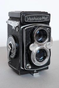 Yashica mat. TLR. 120 camera. - Picture 1 of 15