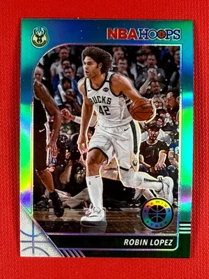 Hoops Premium Stock 2019 - Robin Lopez #31 Prizms Teal  Foto 1 de 2