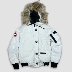 Canada Goose Women’s White Bomber Jacket Fur Hood Arctic Program Winter Coat XS - Picture 1 of 19