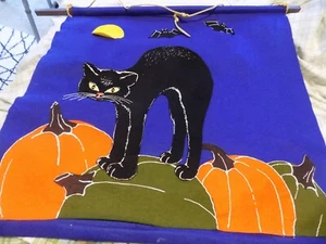 Halloween Banner ~ Blue Felt with Black Cat & Pumpkins ~ Handmade ~ Vintage - Picture 1 of 2