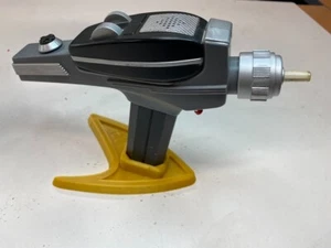 Display Stand for ALL Playmates TOS Star Trek Phaser Pistol props - Picture 1 of 6