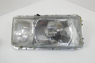 NEU Mercedes-Benz W116 S-Klasse Scheinwerfer H4 Rechts  0301056108 - Image 1 of 4