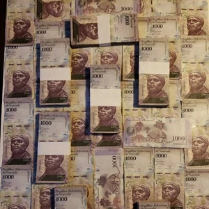 Venezuela 1000 Bolivares 2017 P 95 50 Stück 1/2 Konvolut zirkuliert - Bild 1 von 2