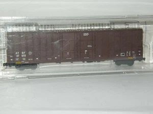 MICRO TRAINS N scale 103050 AT&SF 37572 60' BOX CAR EXCESS HEIGHT - Picture 1 of 2