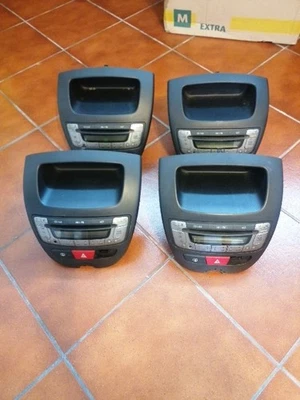 86120-0h010 Autoradio CD Aux Citroen C1 Peugeot 107 Toyota Aygo - Immagine 1 di 4