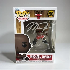 Funko autografiado firmado por Michael Jordan #206 Chicago Bulls NBA con holograma certificado de autenticidad - Imagen 1 de 6