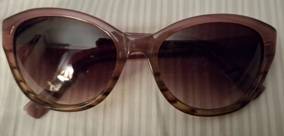 candies Cos 2024 Sunglasses In Col Lv-3 Size 54 - Image 1 of 3