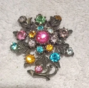 VINTAGE 1 3/4 " TALL HEAVY SIGNED CORO RHINESTONE FLORAL BROOCH FLOWER PIN - Picture 1 of 6