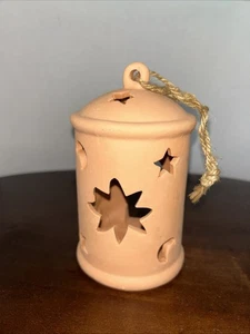 Vintage Volkskunst Terrakotta hängendes Terrassenkerzenlicht von 1996 - 6,5 "hoch, 4" L - Bild 1 von 4