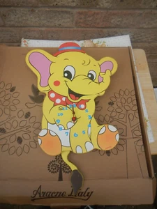 ARACNE ITALY, HANDMADE CHILDRENS  ELEPHANT WOODEN CLOCK NEW YELLOW WALL CLOCK - Picture 1 of 10