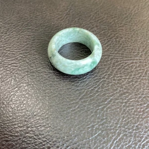 Natürlicher Jade Bandring Größe 4 Pinky - Unisex Breite 9 mm - Bild 1 von 12