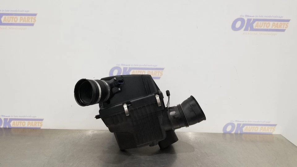 07 BMW M5 E60 5.0L V10 AIR CLEANER AIR BOX ASSEMBLY LEFT DRIVER 13717839024 - Image 1 of 4