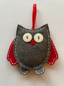 TAG / Tag2U- FELT OWL ORNAMENT- Grey/Red-NEW without Tags - Bild 1 von 1