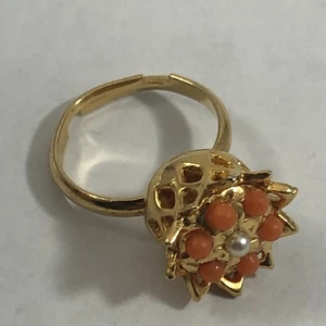 Orange & White Bead Flower Ring Golden Costume Jewelry Size Adjustable Vintage - Picture 1 of 9