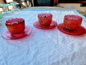 MOSER? BEAUTIFULLY GILDED CRANBERRY GLASS SET OF 3 FINGER BOWLS & UNDER PLATES - Picture 1 of 14