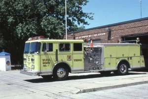 Windsor Ontario Engine 7 1991 Seagrave Pumper - Fire Apparatus Slide - Picture 1 of 1
