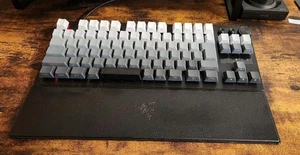 Razer Huntsman V3 Pro JP Keyboard with Keycaps and Wrist Rest Black Used/Tested - Picture 1 of 4