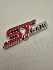 Insignia de portón trasero de arranque línea ST para Ford Focus Kuga Puma rojo plateado - Imagen 1 de 5