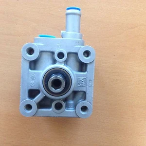 Remanufacured power steering pump 2005-2009 VOLVO S60 S80 V70 XC70 - Picture 1 of 4