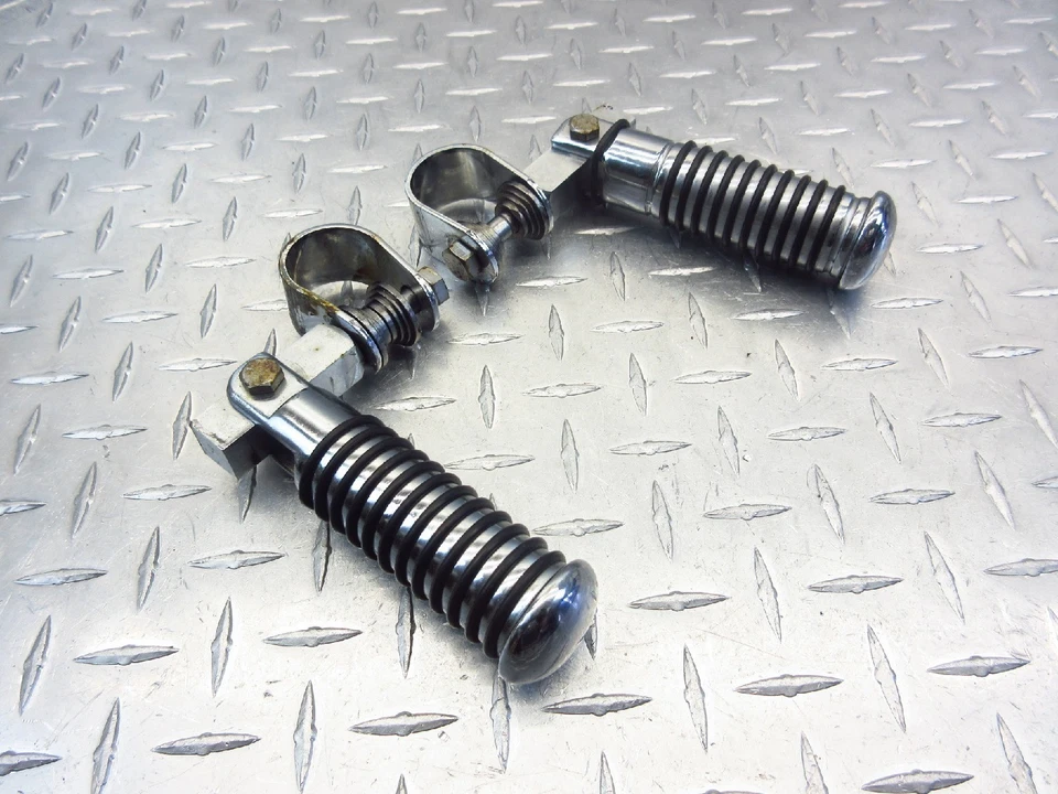 2008 08 09 VICTORY VISION TOUR CLAVIJAS DE PASAJERO TRASERO REPOSAPIÉS PEDALES ALMOHADILLAS OEM Foto 1 de 1